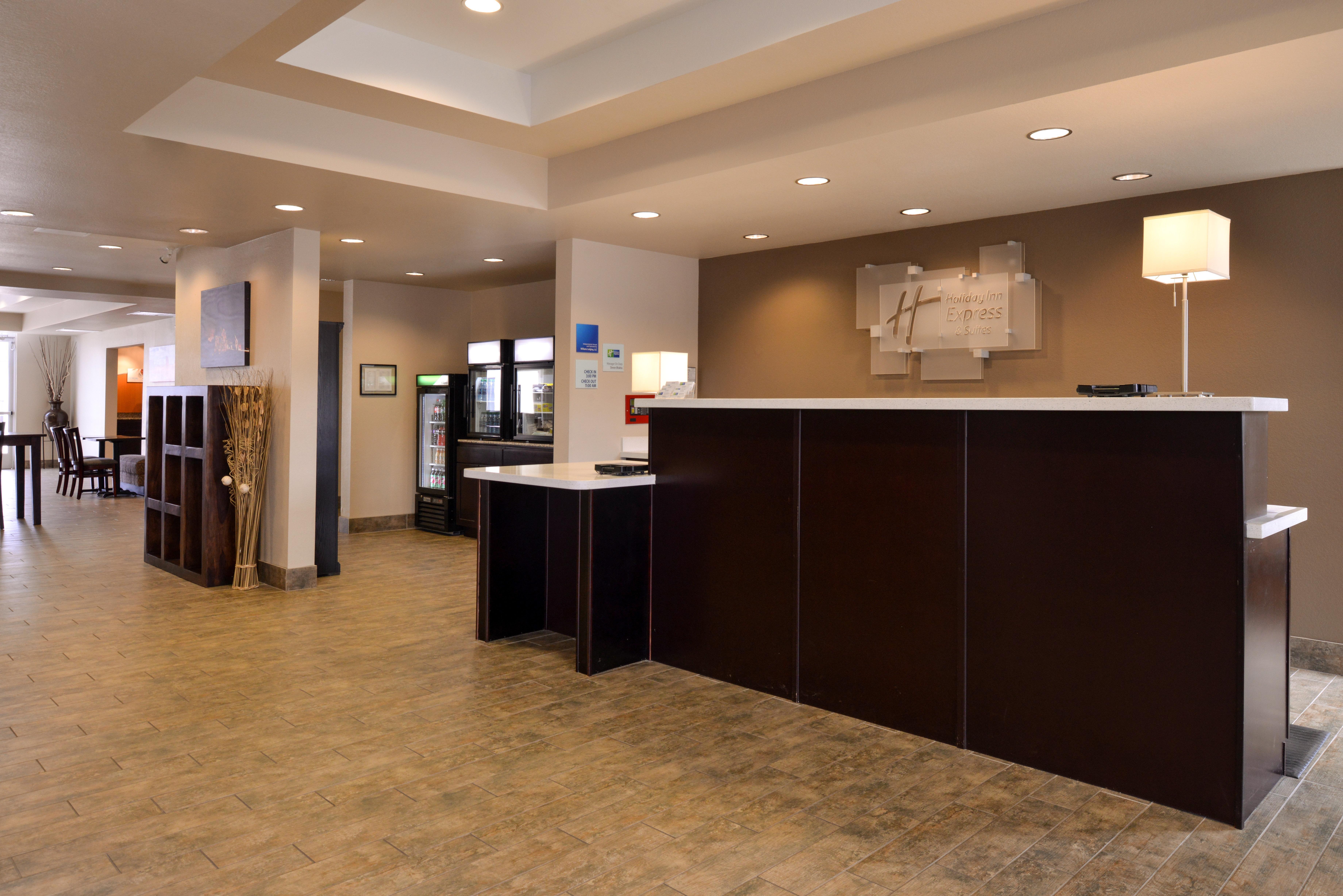 Holiday Inn Express & Suites Williams By Ihg Exterior photo