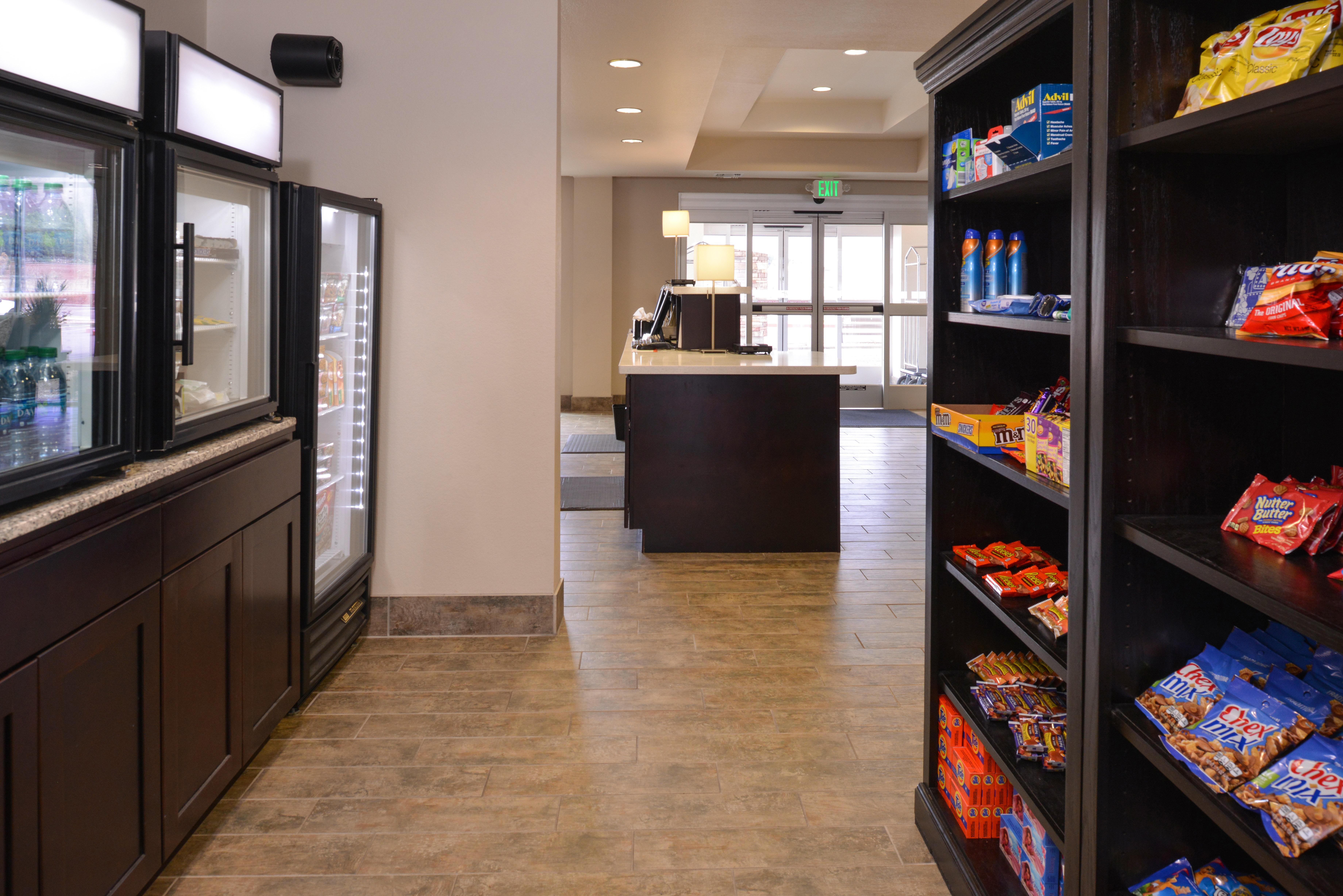 Holiday Inn Express & Suites Williams By Ihg Exterior photo