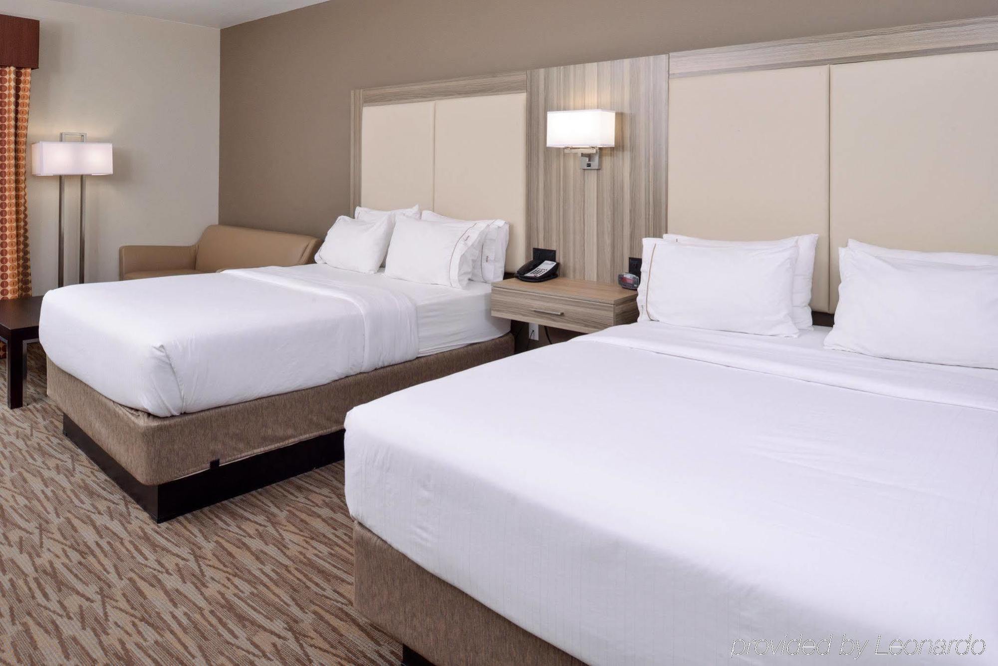 Holiday Inn Express & Suites Williams By Ihg Exterior photo